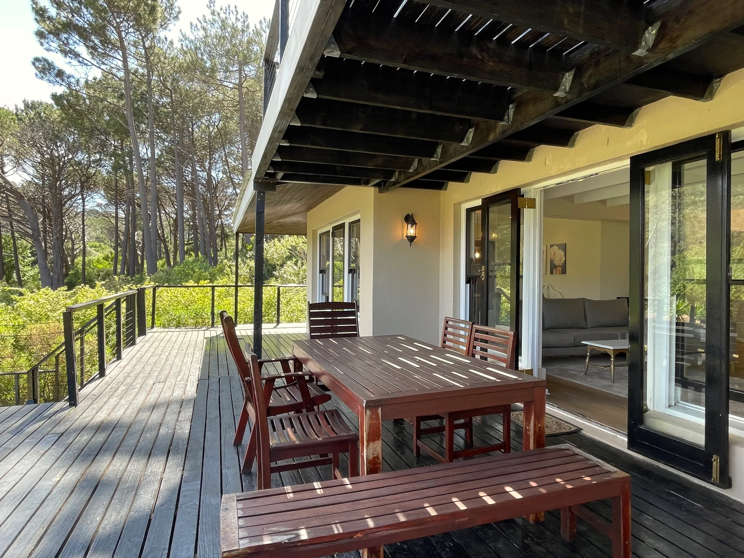 Silvermist outdoor deck and dining area overlooking the vineyard
